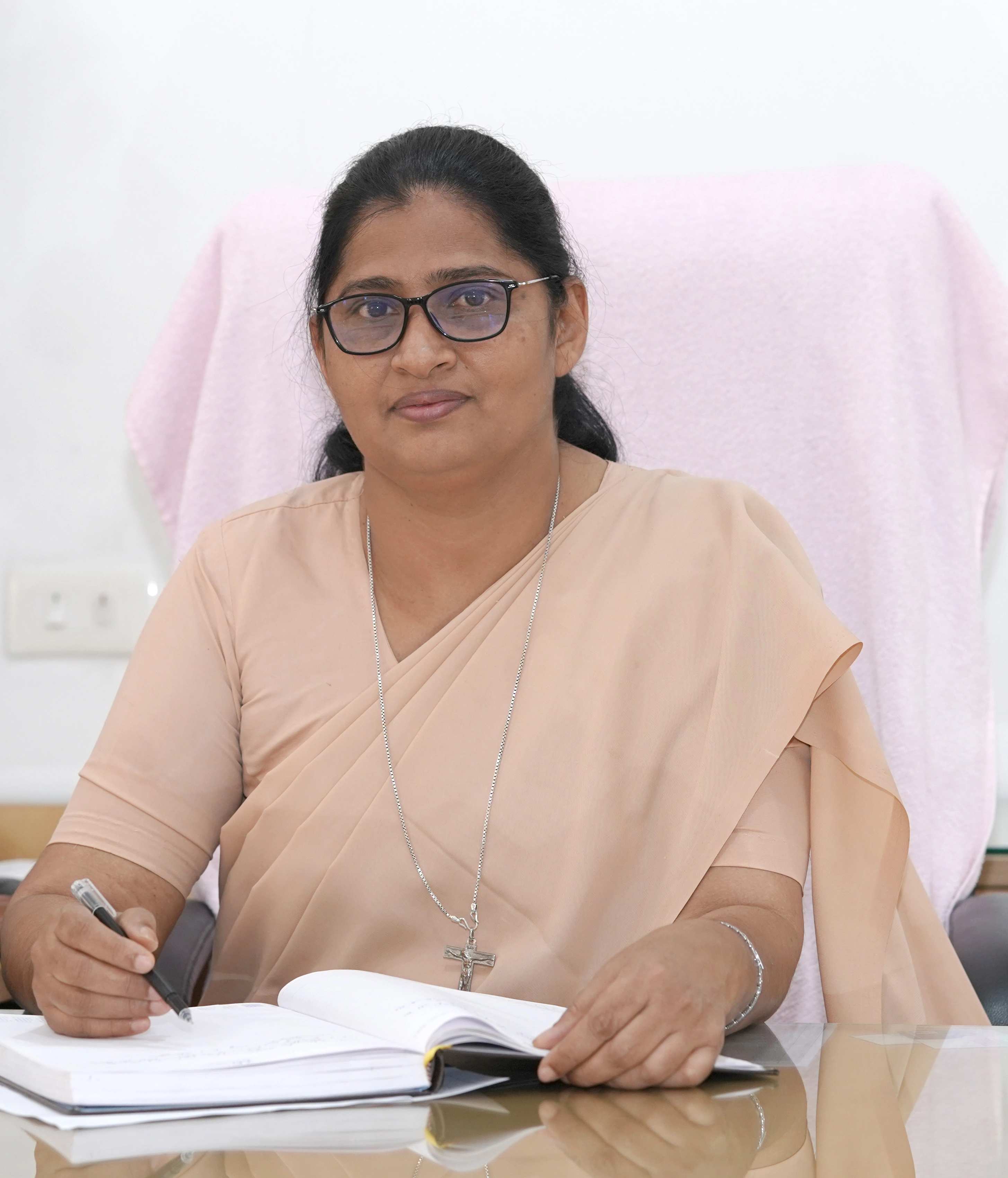 SR NAVYA